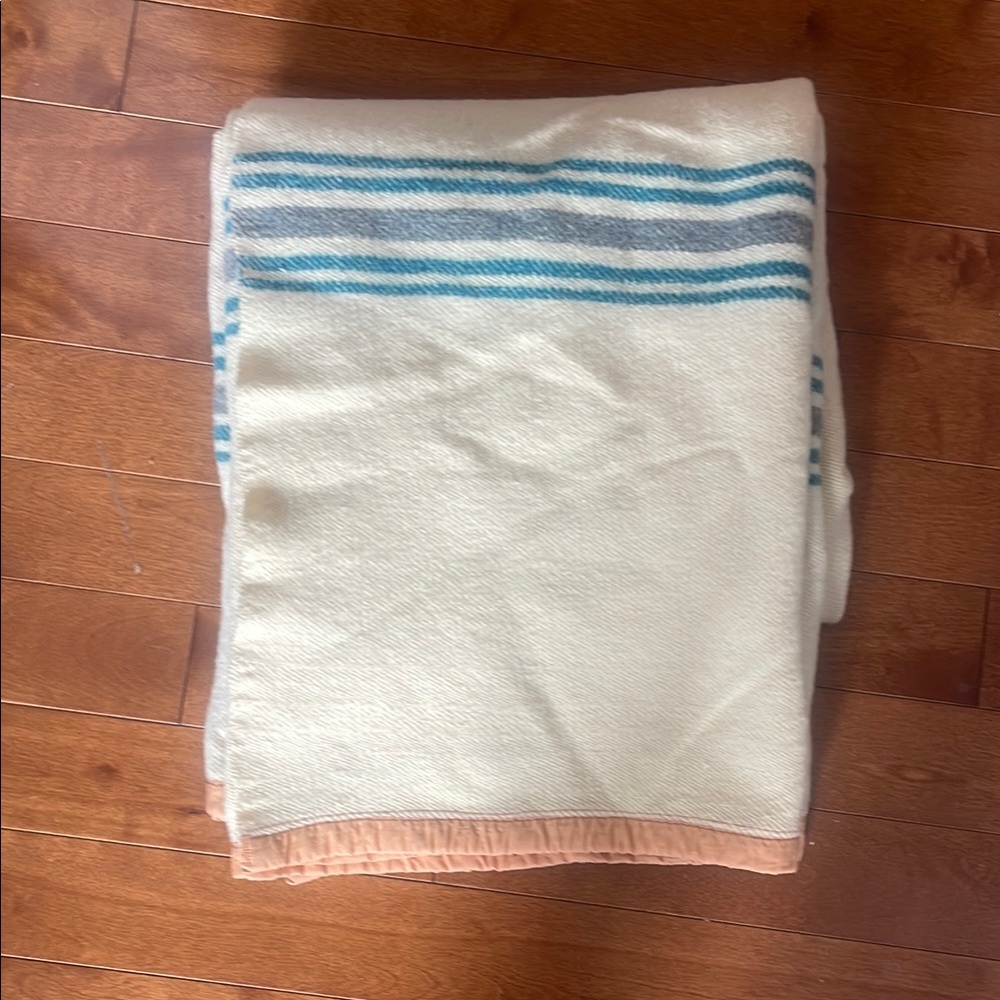 Vintage wool blanket - striped